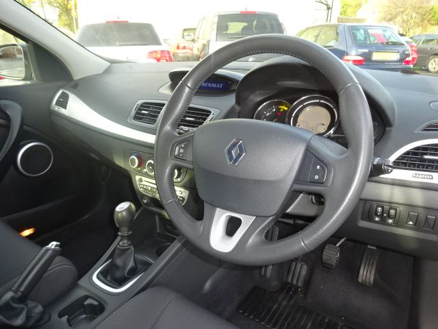 2009 RENAULT MEGANE 1.5 dCi image 5
