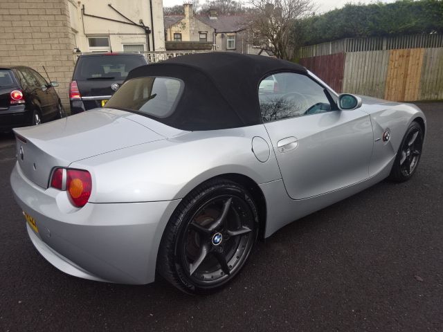 2003 BMW Z4 2.5i Auto image 3