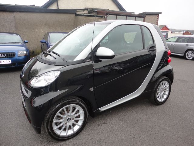 2012 SMART FORTWO COUPE image 1