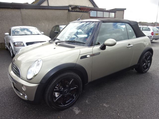 2007 MINI 1.6 Cooper image 1