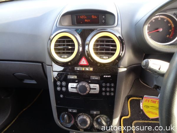 2012 Vauxhall Corsa 1.2 image 8