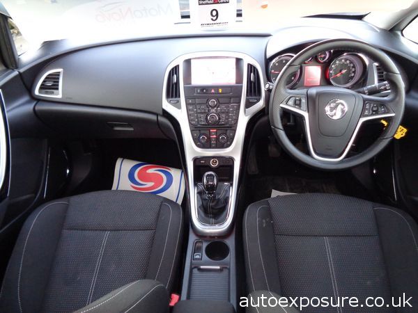 2010 Vauxhall Astra 2.0 CDTi 16V SRi image 5