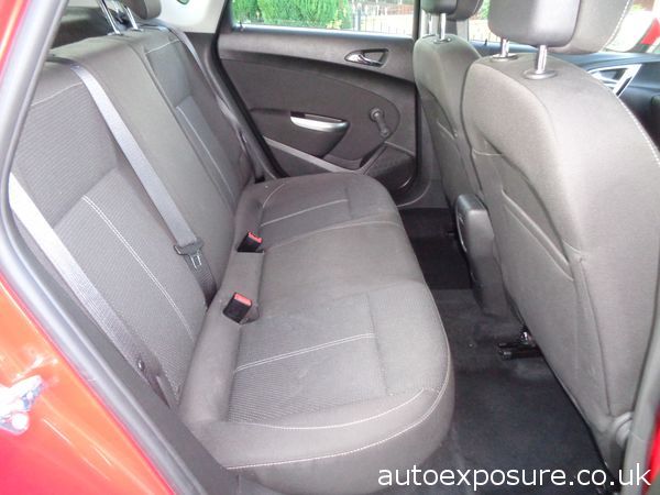 2010 Vauxhall Astra 2.0 CDTi 16V SRi image 6