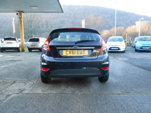 2011 Ford Fiesta 1.6 TDCi Zetec 5dr image 4