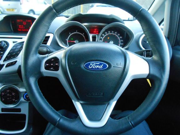 2011 Ford Fiesta 1.6 TDCi Zetec 5dr image 7