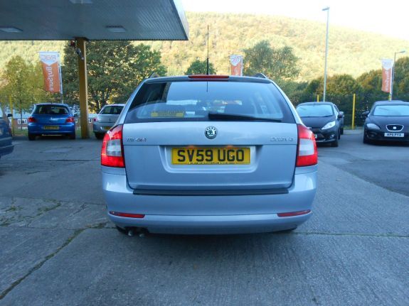 2010 Skoda Octavia 1.9 TDI PD 4x4 5dr image 4