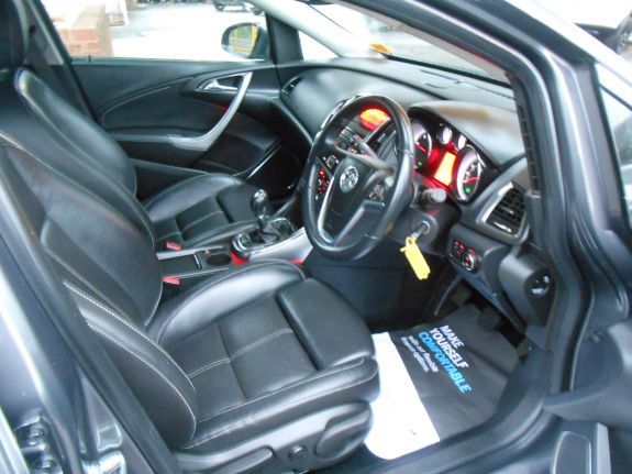 2010 Vauxhall Astra 2.0 CDTi 16v Elite 5dr image 5