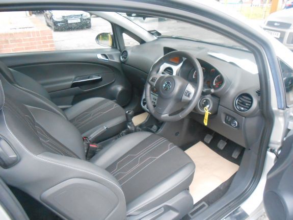 2012 Vauxhall Corsa 1.2 i 12v Active 3dr image 5