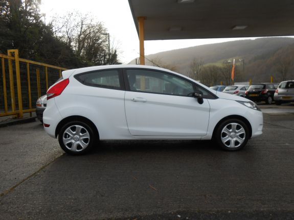 2011 Ford Fiesta 1.4 TDCi 3dr image 3