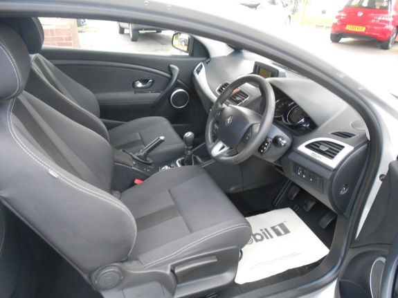 2011 Renault Megane 1.6 VVT 2dr image 5