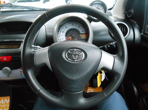 2012 Toyota Aygo 1.0 VVT-i Fire 3dr image 8