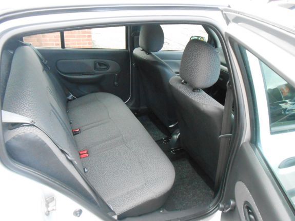 2008 Renault Clio 1.5 dCi 5dr image 6