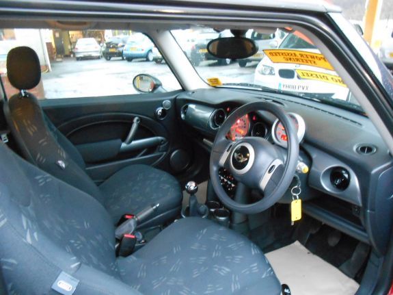 2005 MINI Hatch One 1.4 One D 3dr image 5