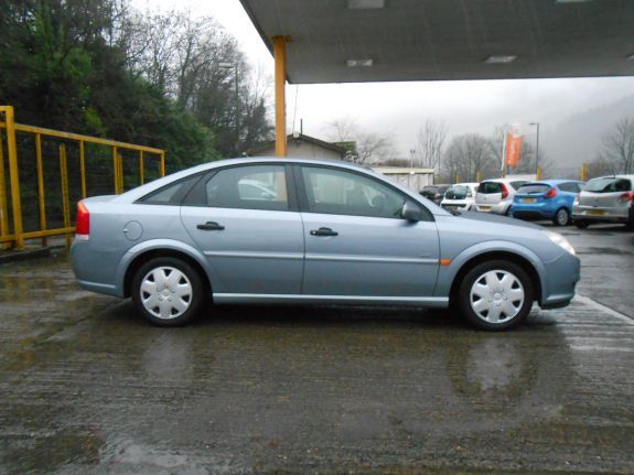 2008 Vauxhall Vectra 1.8 i VVT Life 5dr image 3