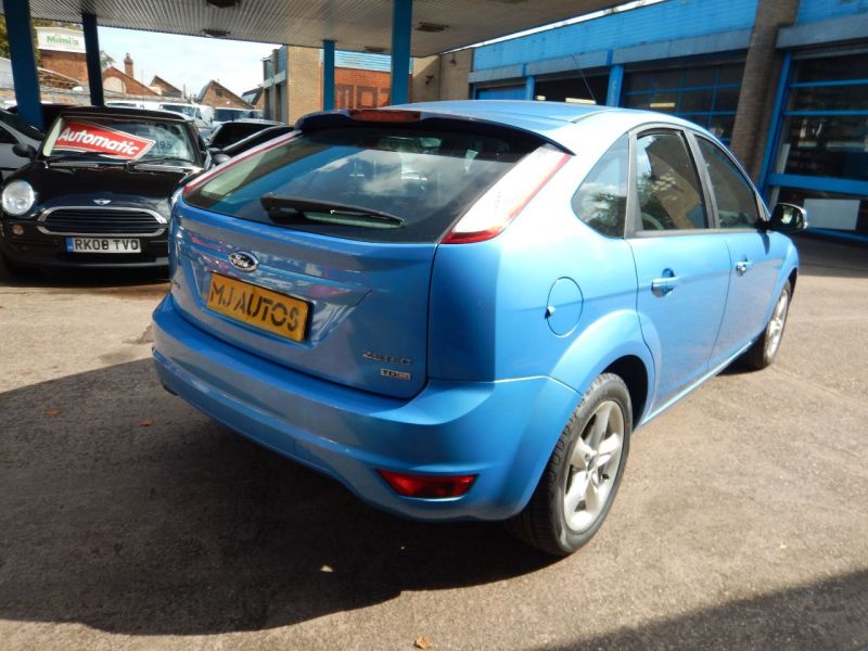 2011 Ford Focus 1.6 TDCi Zetec image 4