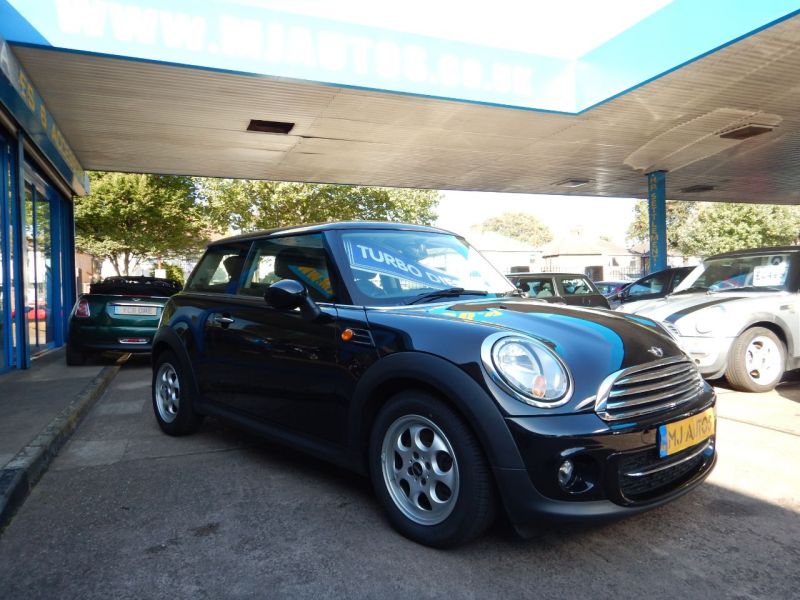 2012 Mini Hatchback 1.6 Cooper D 3dr image 1