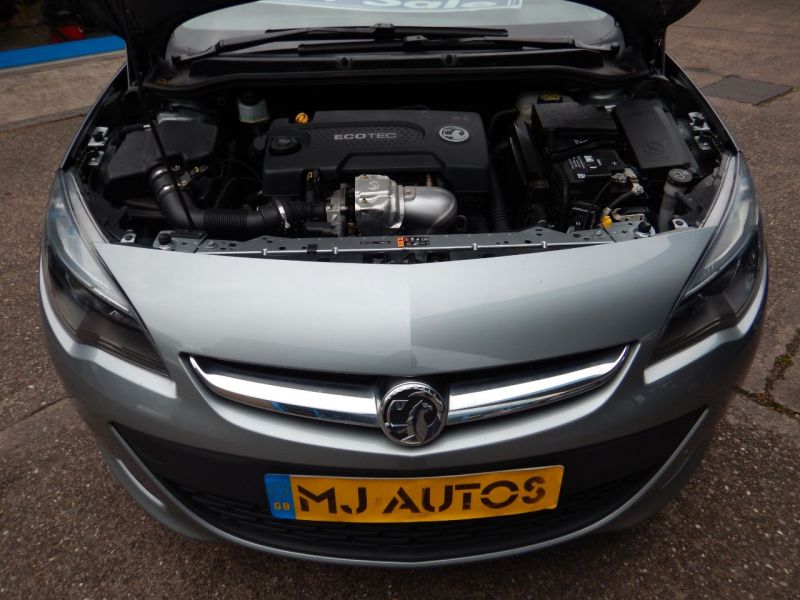 2013 Vauxhall Astra 1.3 CDTi 16V 5dr image 9