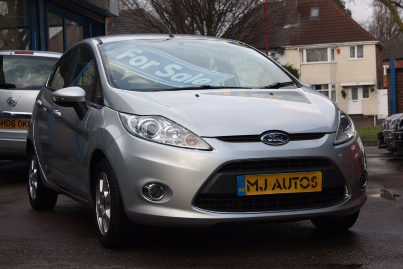 2012 Ford Fiesta 1.6 TDCi Zetec 5dr image 1