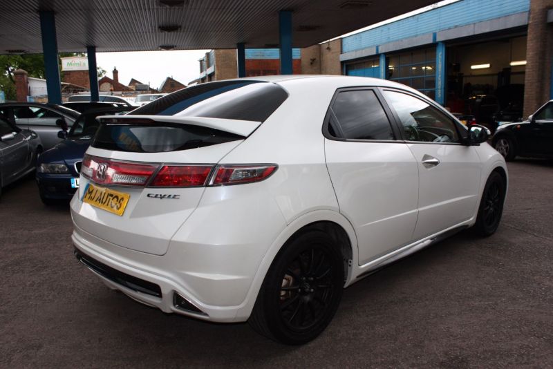 2011 Honda Civic 1.8 i-VTEC Ti 5dr image 5
