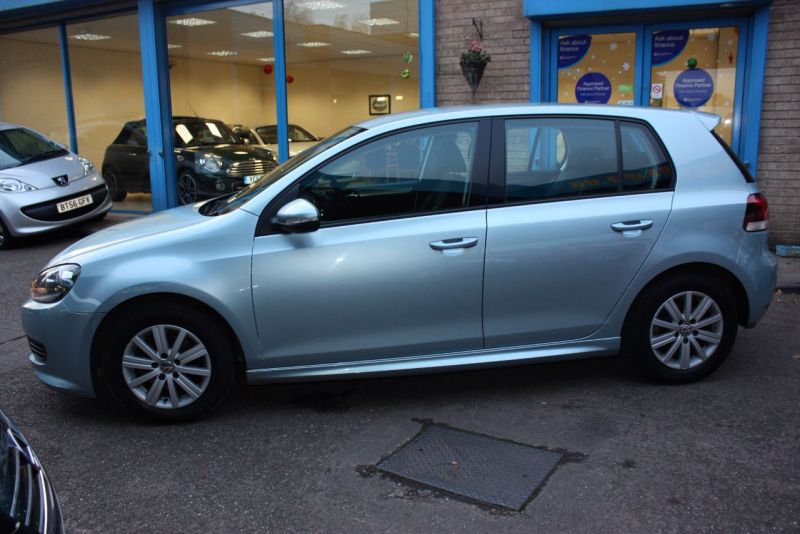 2010 Volkswagen Golf 1.6 TDi S 5dr image 3