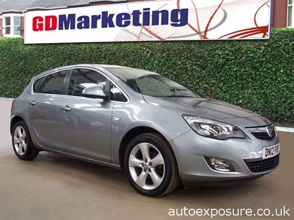 2012 Vauxhall Astra 1.4i 16V SRi image 1