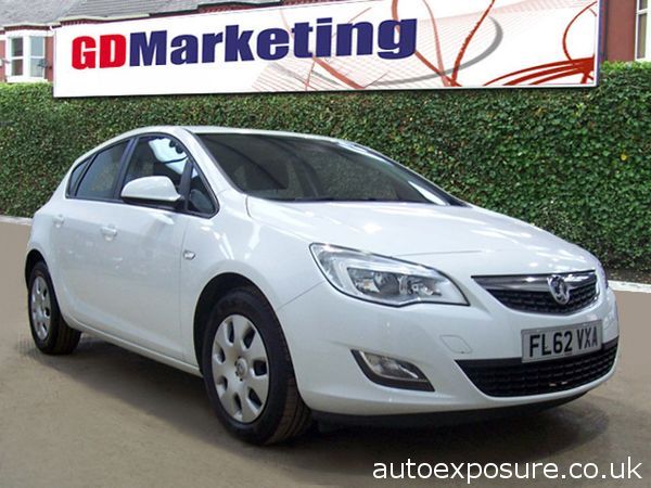 2012 Vauxhall Astra 1.7 CDTi 16V image 1