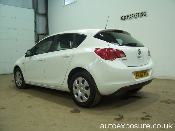 2012 Vauxhall Astra 1.7 CDTi 16V image 3