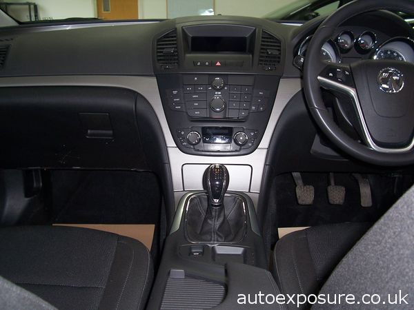 2012 Vauxhall Insignia Sports Tourer 2.0 CDTi image 6