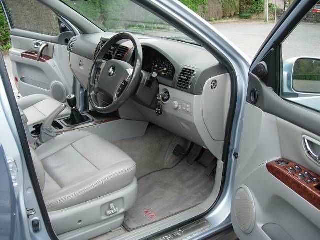 2004 KIA SORENTO 2.5 CRDi XS 5dr image 6