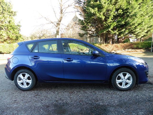 2011 MAZDA 3 1.6d 5dr image 1