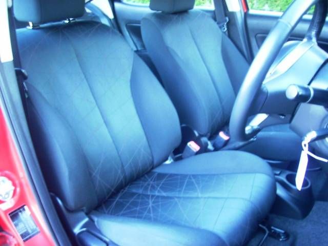 2012 MAZDA 2 1.3 Tamura 5dr image 6