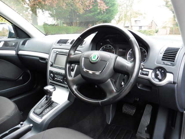 2011 SKODA OCTAVIA 1.4 TSI Elegance 5dr image 4