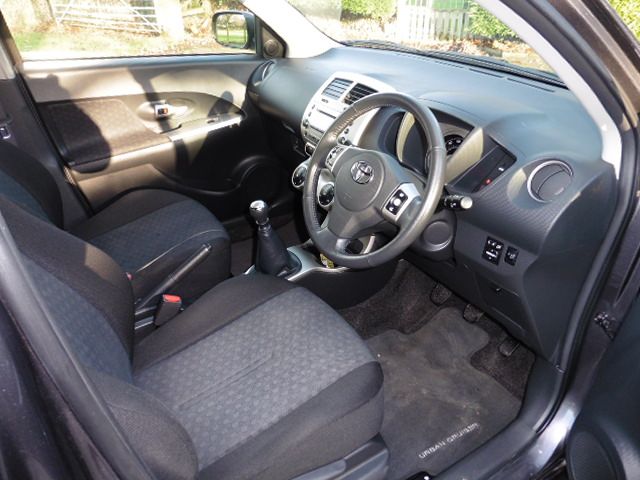 2010 TOYOTA URBANCRUISER 1.4 D-4D 5dr image 6