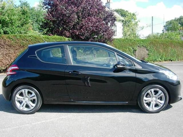 2013 PEUGEOT 208 1.4 VTi 3dr image 2