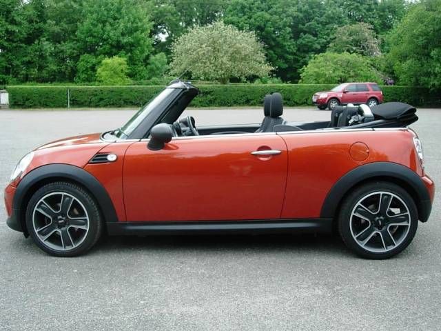 2011 MINI CONVERTIBLE 1.6 One 2dr image 3