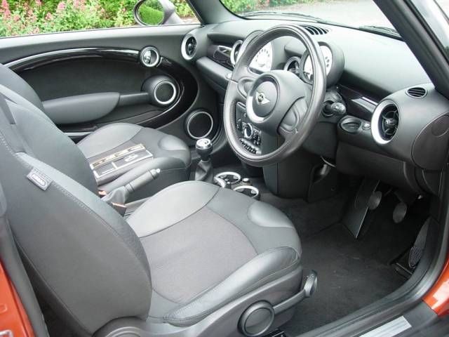 2011 MINI CONVERTIBLE 1.6 One 2dr image 7