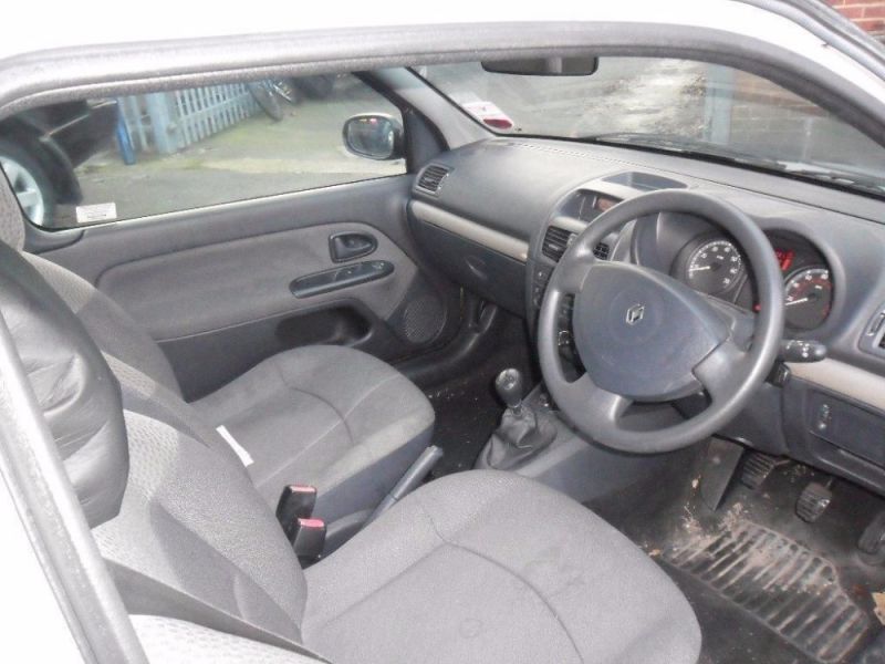 2004 Renault Clio 1.2 16V Expression image 6