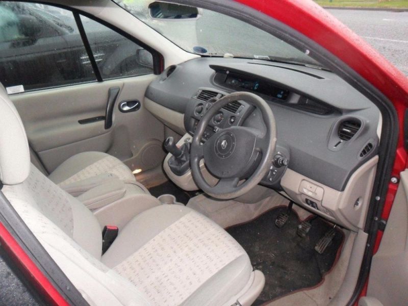 2004 Renault Scenic 1.4 5DR image 5