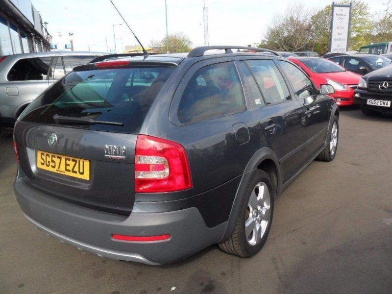2007 Skoda Octavia 2.0 TDI PD 5dr image 3