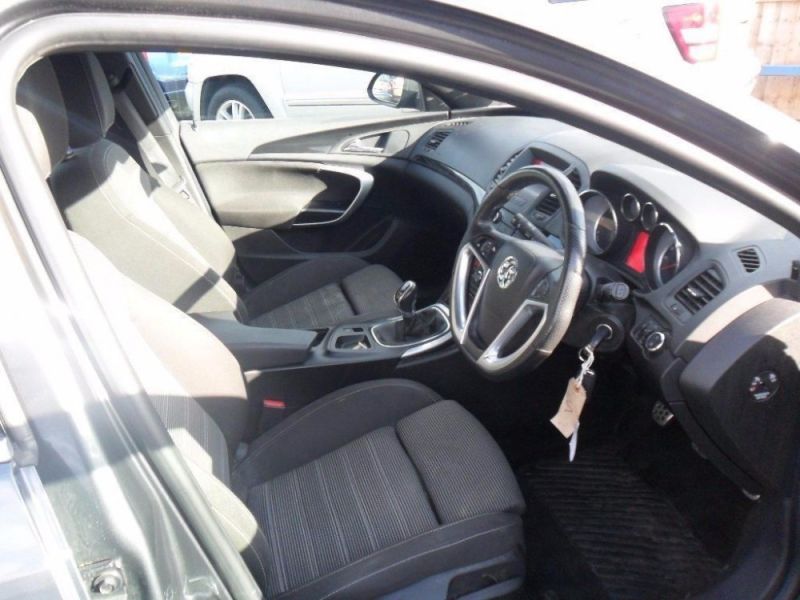 2010 Vauxhall Insignia 2.0 CDTi SRi Vx-line 5dr image 5