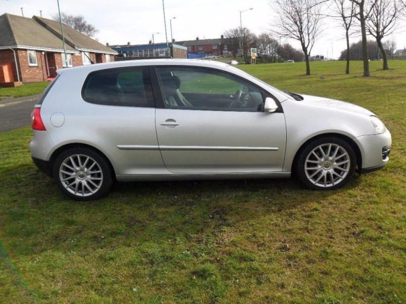 2007 Volkswagen Golf 2.0 GT Sport TDI 3dr image 2