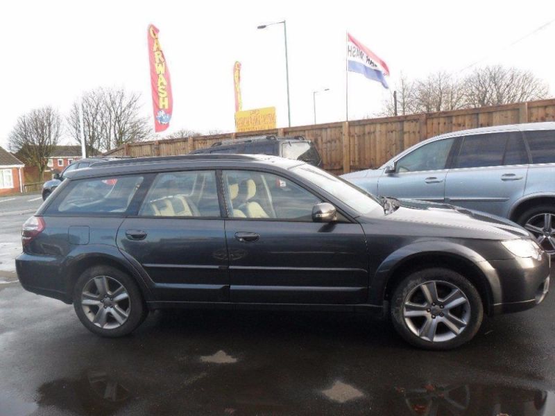 2009 Subaru Outback 2.0D RE 5dr image 3