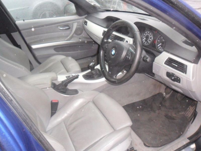 2006 BMW 3.0TD 330d M Sport 5dr image 6