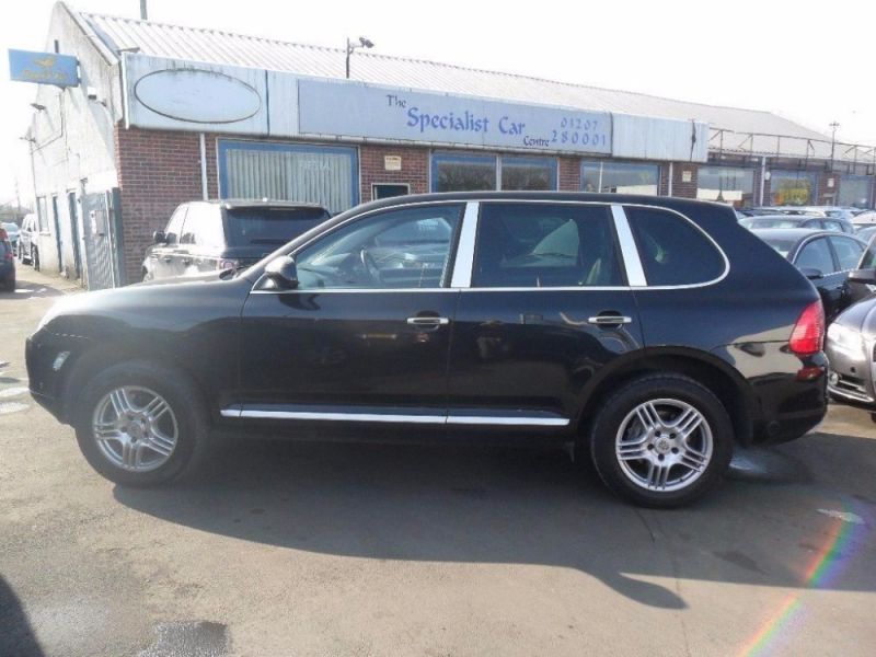 2004 Porsche Cayenne 3.2 V6 Tiptronic S 5dr image 3