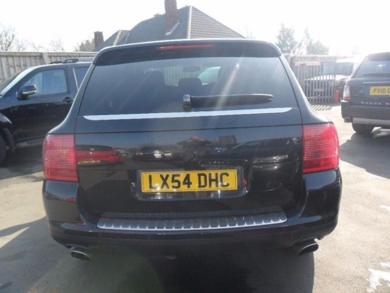 2004 Porsche Cayenne 3.2 V6 Tiptronic S 5dr image 4