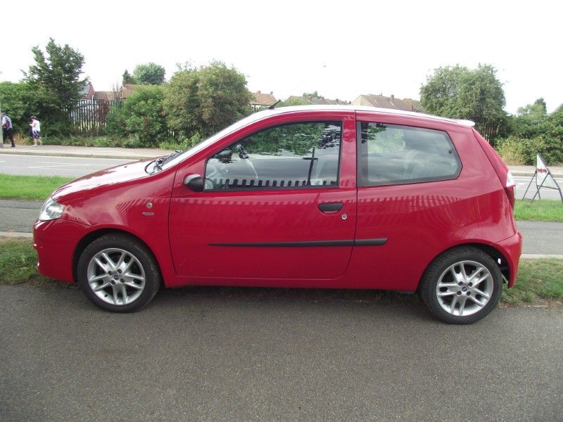 2004 Fiat Punto 1.2 16V Sport 3dr image 2