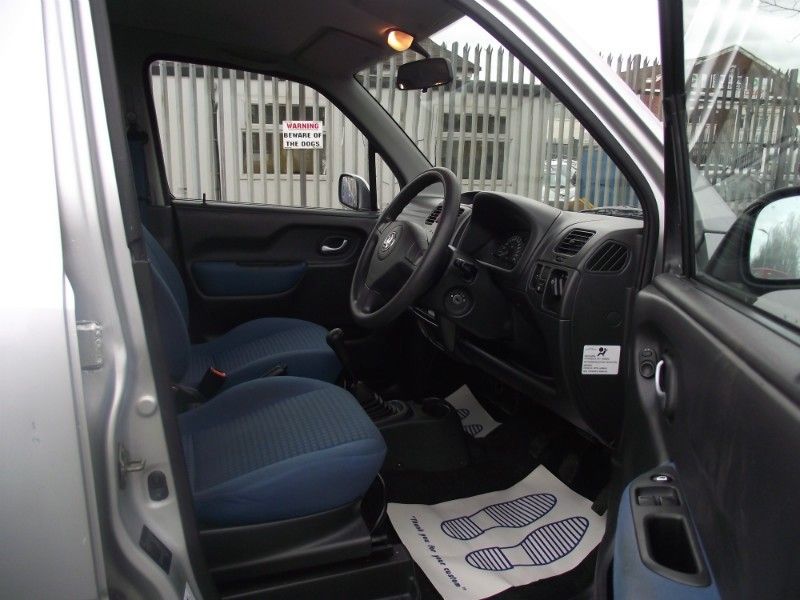 2003 Vauxhall Agila 1.2i Enjoy 5dr image 6