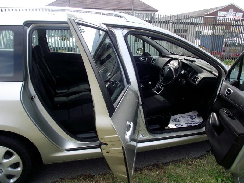2004 Peugeot 307 SW 1.6 HDi 5dr image 5
