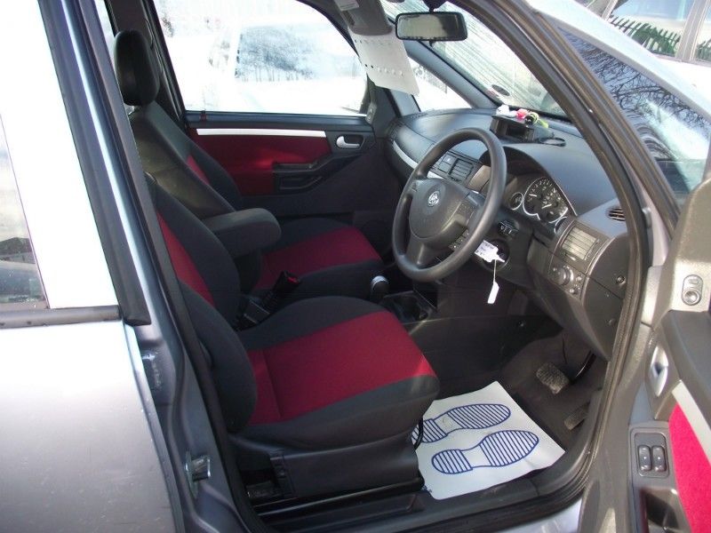 2004 Vauxhall Meriva 1.6 i 16v 5dr image 5