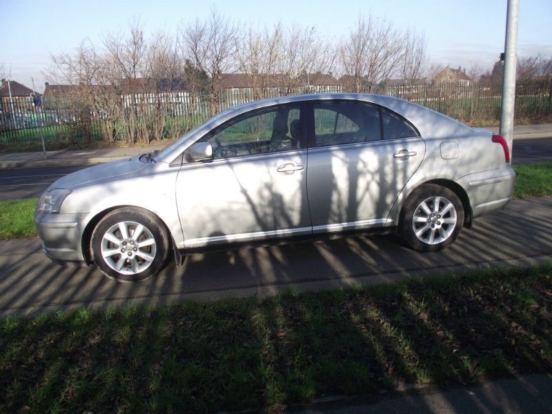 2004 Toyota Avensis 1.8 VVT-i T3-S 5dr image 3